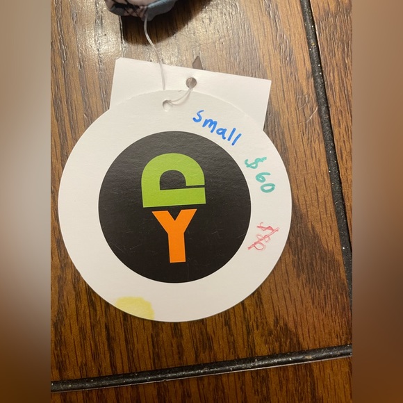 Boutique Cropped Tank - Picture 2 of 3